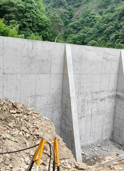 北京房山区重力式挡土墙